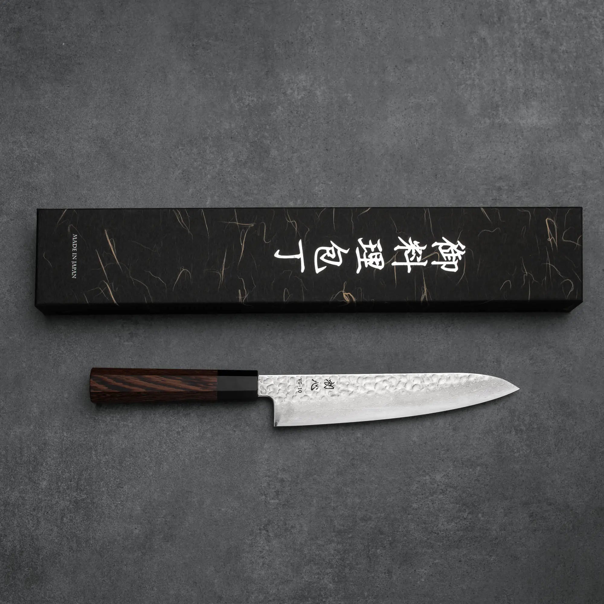 GYUTO - VG-10 - Damaszk - Ébenfa-vizibivalyszarv gallér- 210 mm