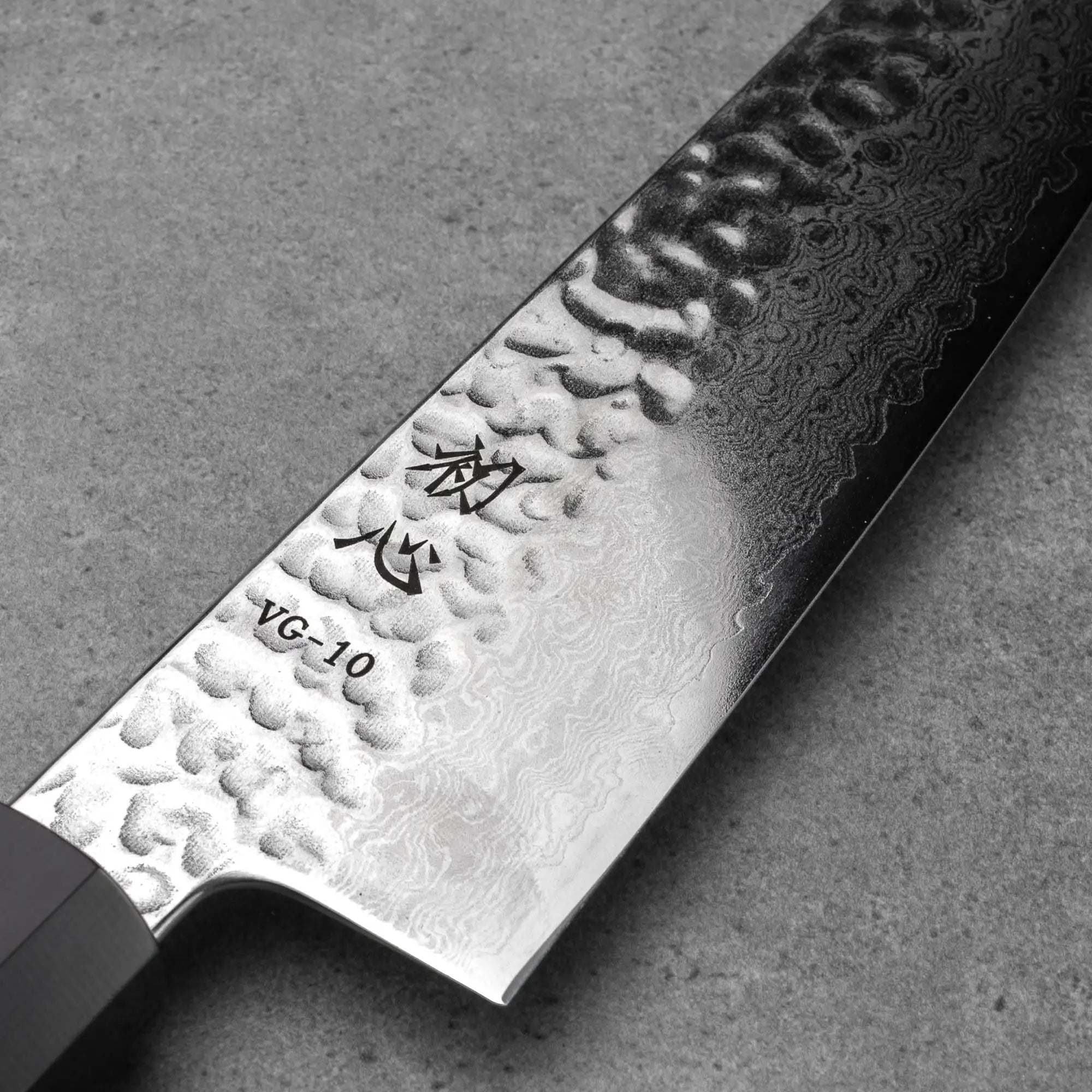 GYUTO - VG-10 - Damaszk - Ébenfa-vizibivalyszarv gallér- 210 mm