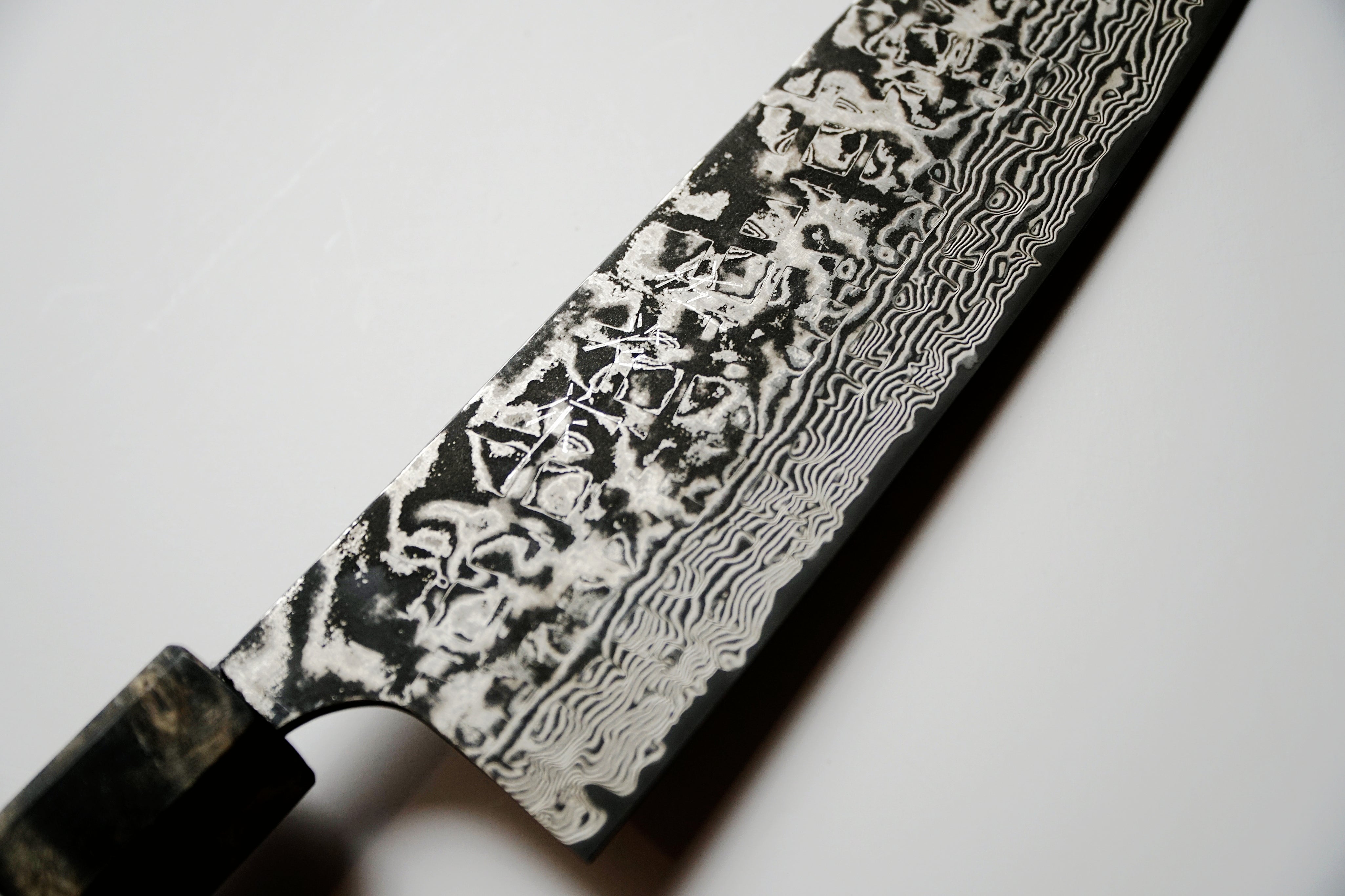 Takeshi Saji - R2 Damascus Black Finished - SANTOKU