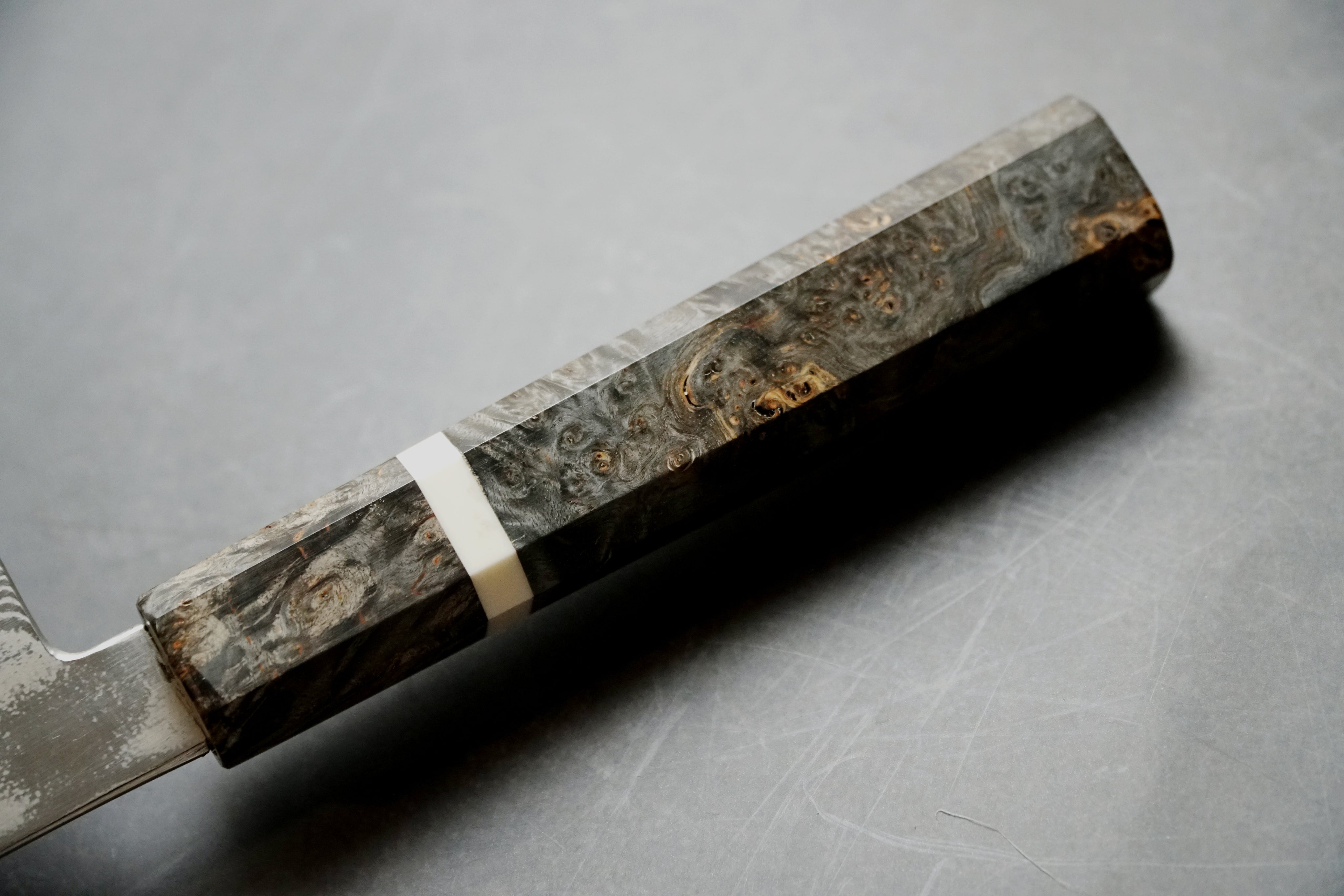 HATSUKOKORO - Ginsou Ginsan - Nikkel damaszt - SANTOKU 180mm
