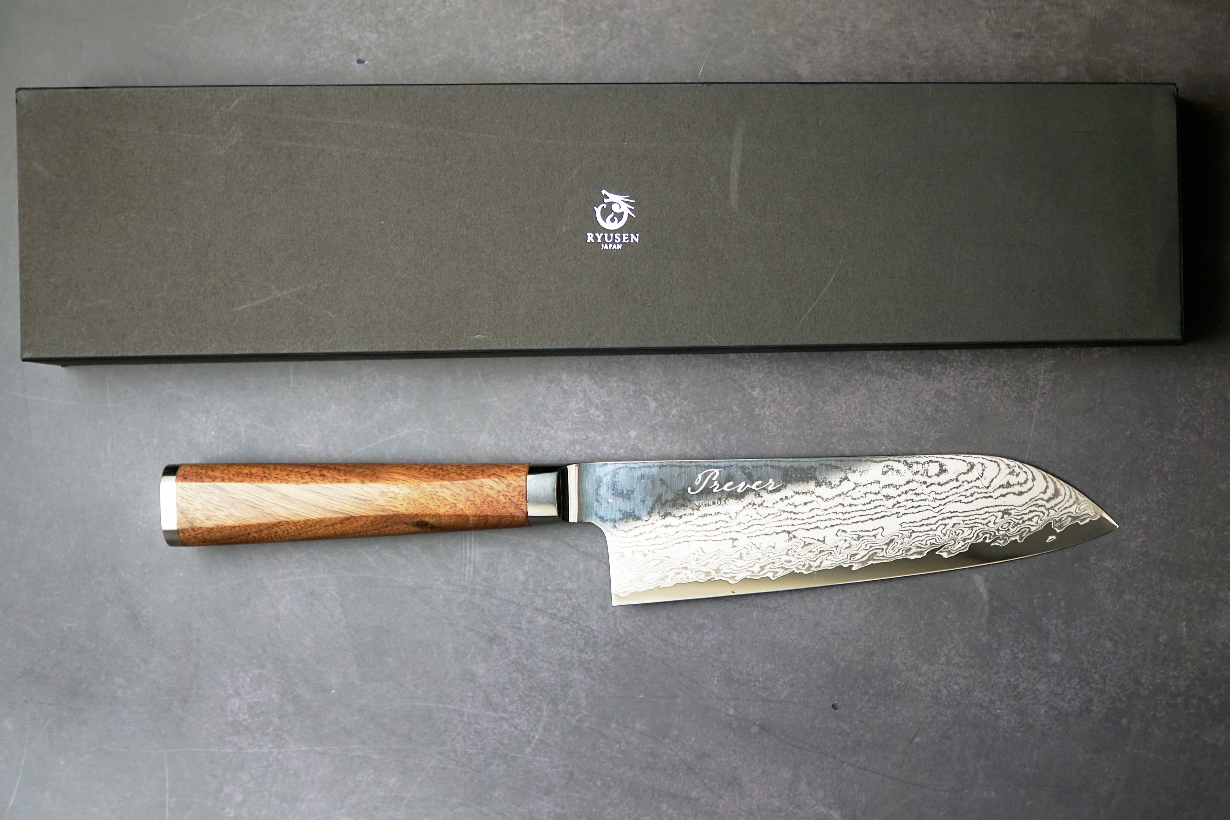 Ryusen - Prever széria - VG-10 - 67 réteg - SANTOKU 180 mm