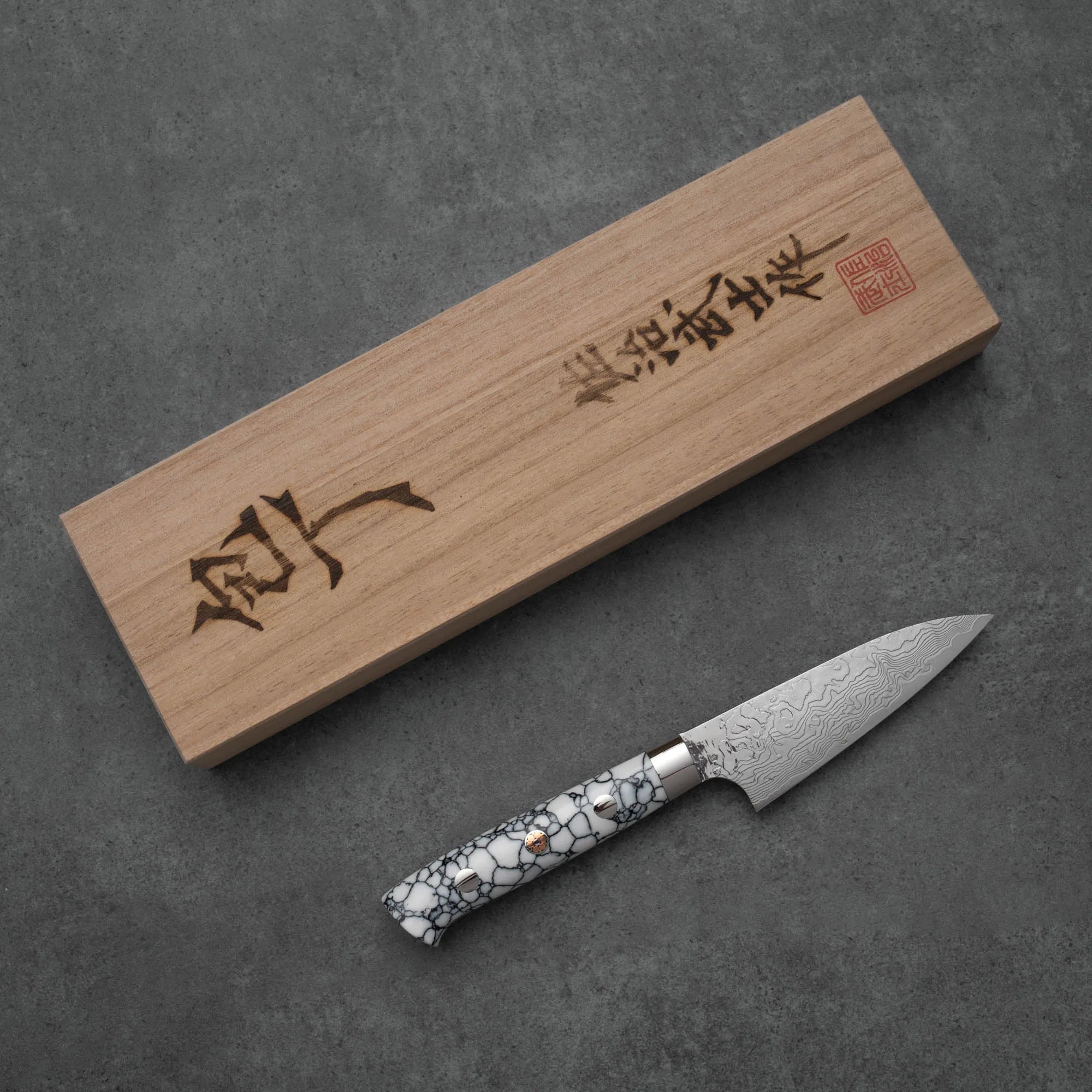 Takeshi Saji R2/SG2 Damascus Diamond finish Petty White Turquois 90 mm