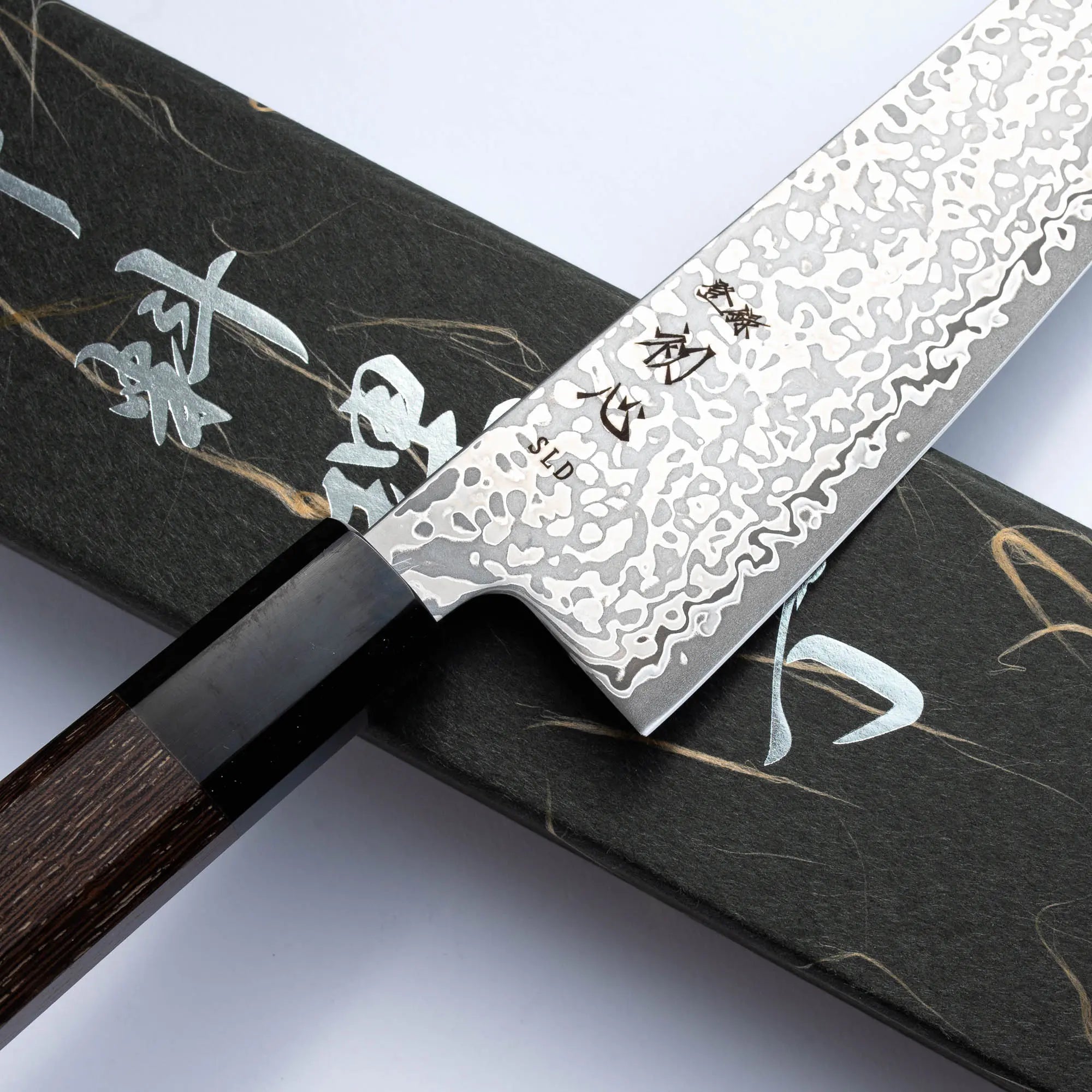 HATSUKOKORO - Hikari Damascus Kurozume - SLD - GYUTO - 195mm