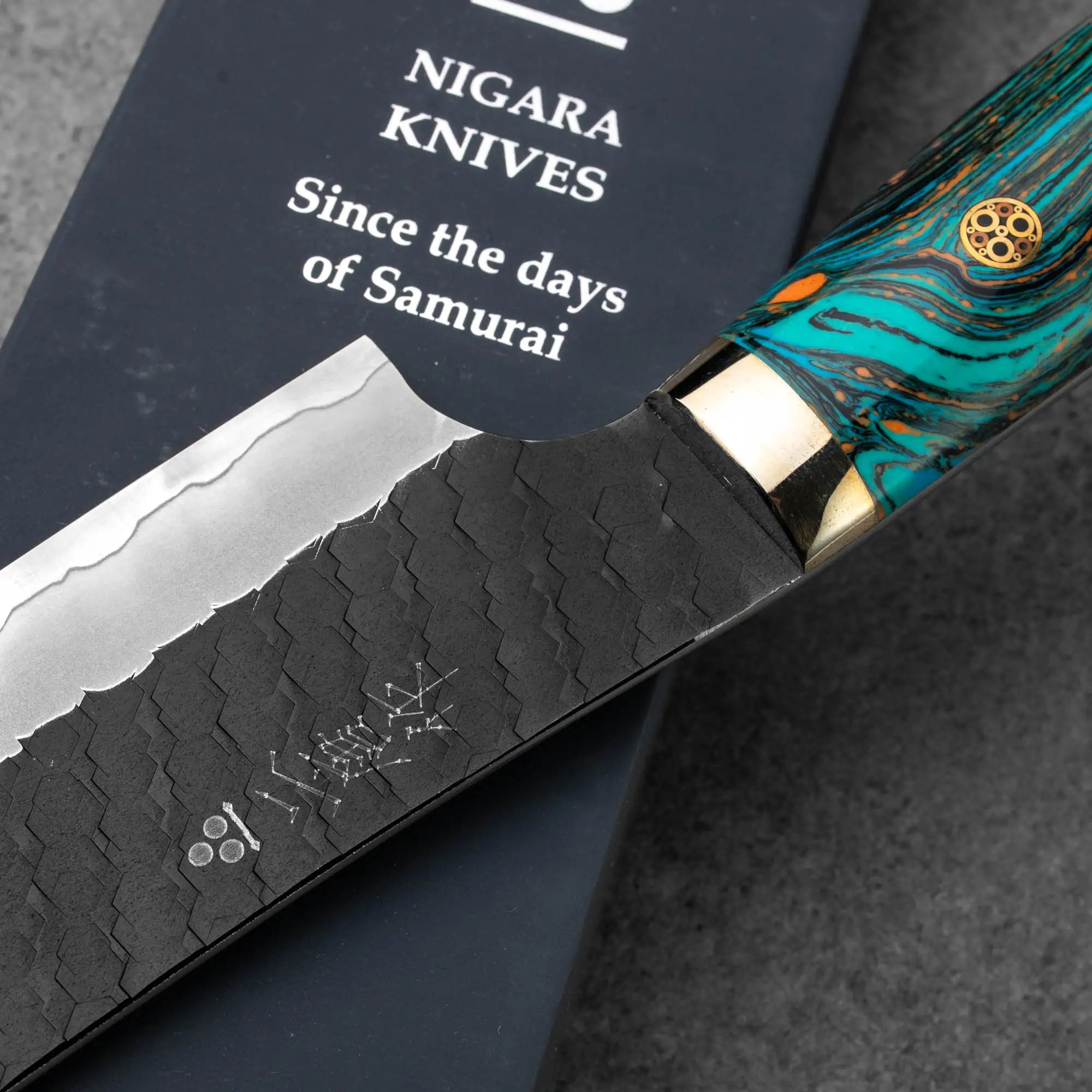 SUJIHIKI - R2/SG2 - Tsuchime Kurouchi - Polírozott Akril "Tejút" - 270 mm