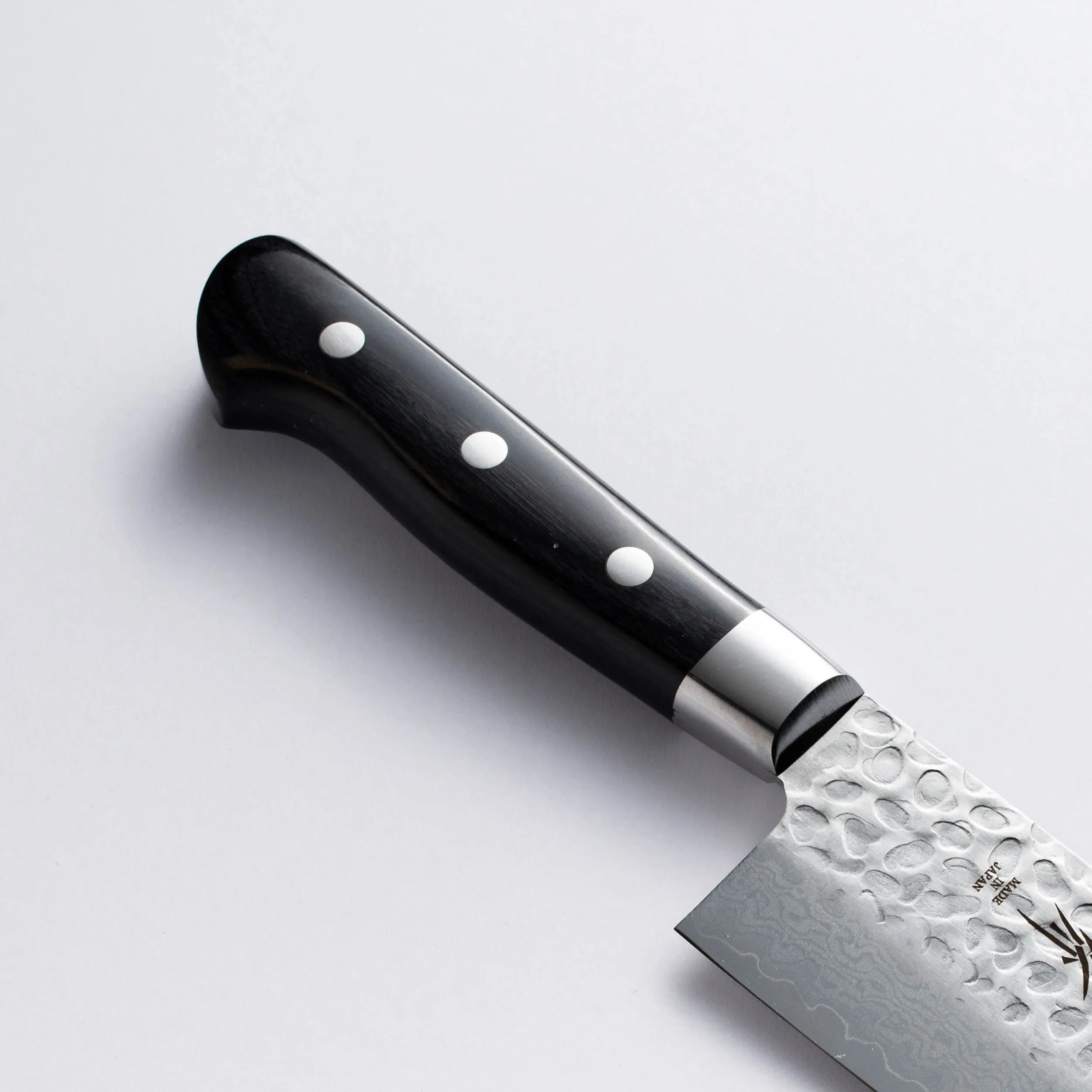 SAKAI TAKAYUKI - 17 Layer Hammered Damascus - NAKIRI - AUS10 - 160mm