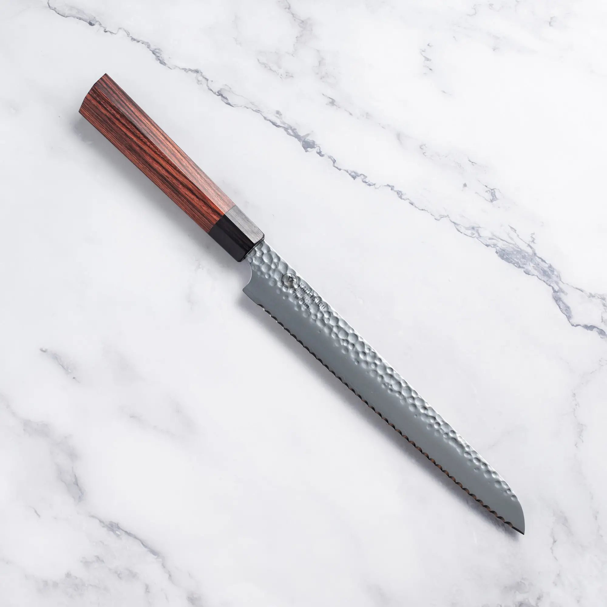 Seki Kanetsugu Classic Hammered VG2 Kenyérvágó Kés - 220 mm