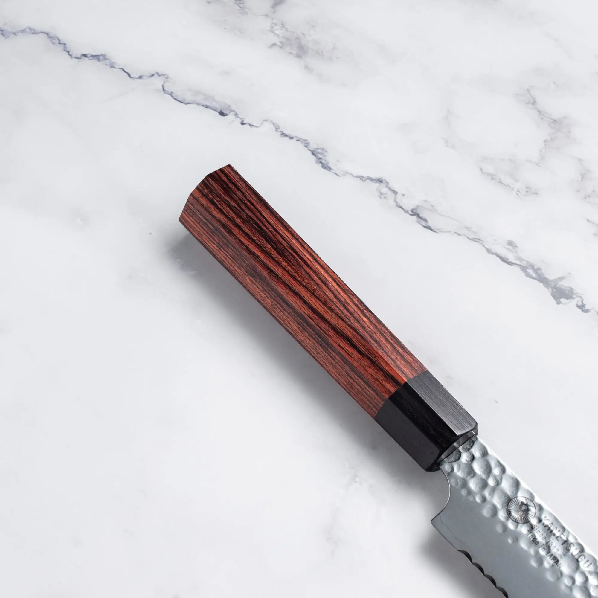 Seki Kanetsugu Classic Hammered VG2 Kenyérvágó Kés - 220 mm