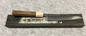 Takahashikusu Co., Ltd. AUS-10 Tükörpolírozott  kalapált 33 réteg 135  mm Petty