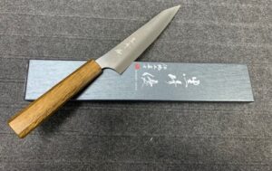 Yu Kurosaki HAP40 GEKKO WA OK8M japán Kis kés 150 mm Urushi pácolt lakkozott tölgy nyéllel